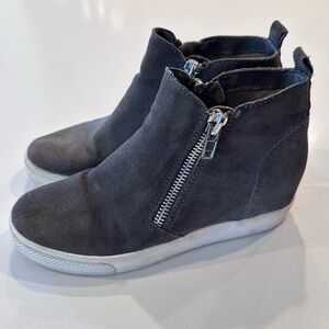 Steve Madden Gray Suede Ankle Boots